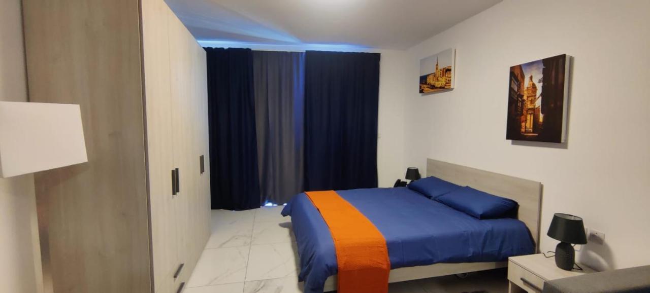 Blu-M Central Qormi Esterno foto